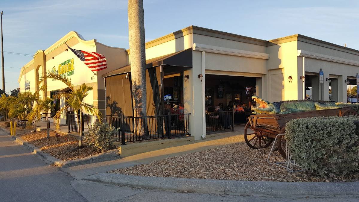Downtown Gatorz Bar & Grille