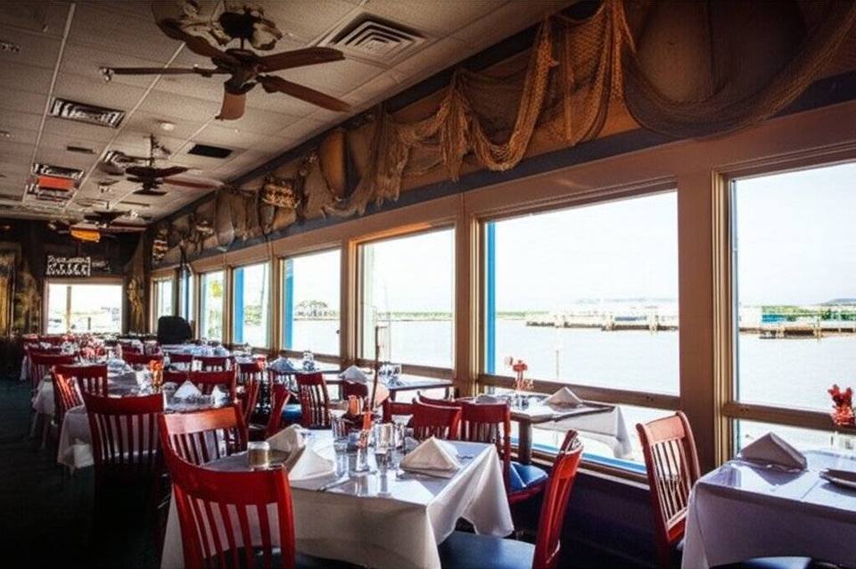 Dolphin Tiki Bar & Grill restaurant marco island Florida