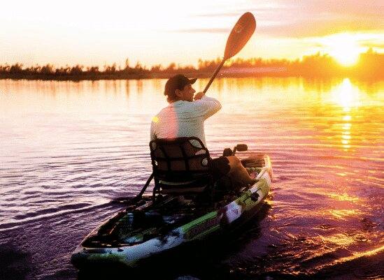 Wellen Park lakefront with outdoor dining and entertainment
