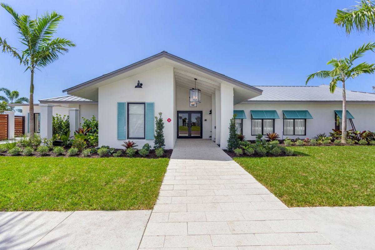 Fort Myers waterfront at sunset for retirement lifestyle planning