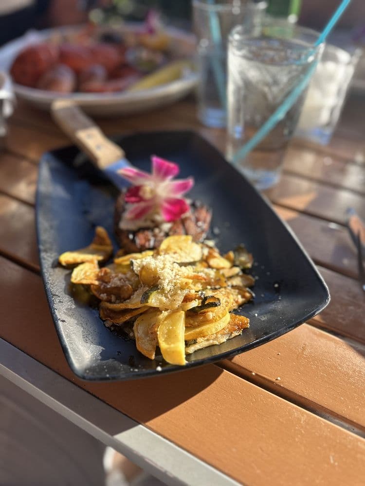 Lobster Lady Seafood Market & Bistro