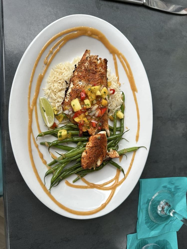 Crow's Nest Restaurant & Marina