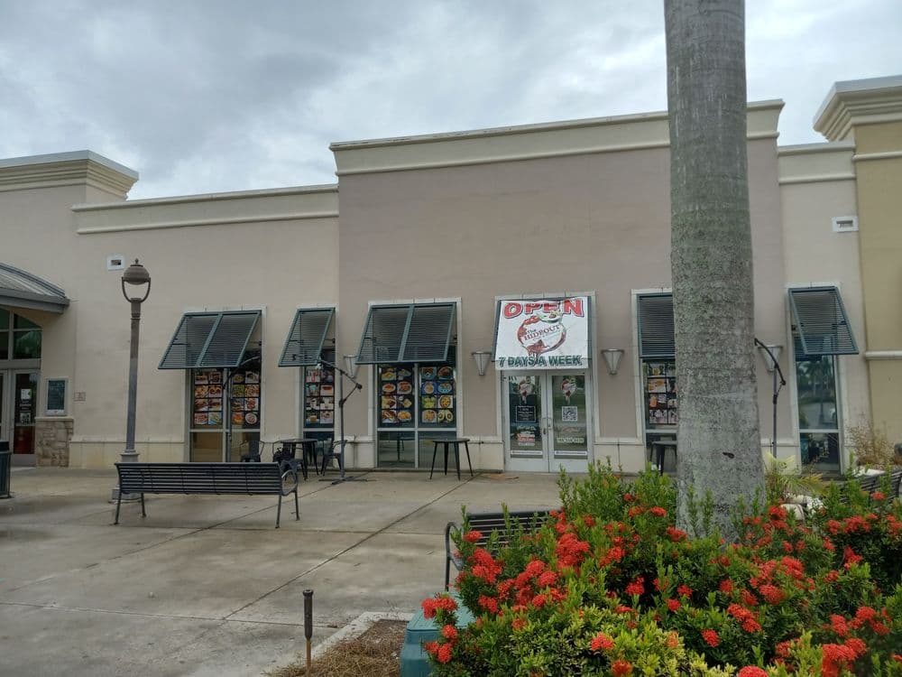 The Hide Out Café and Bakery