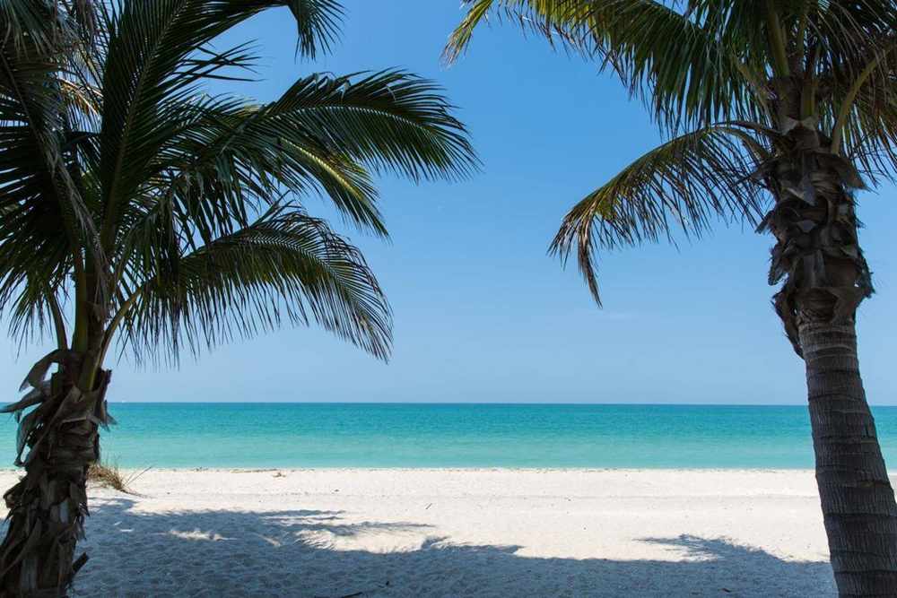 Englewood coastal lifestyle and nearby retirement-friendly areas